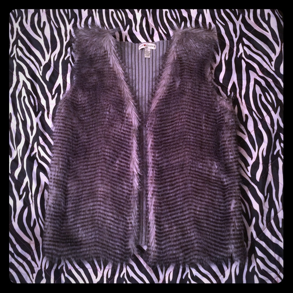 LOVE CHANGE Italy vest